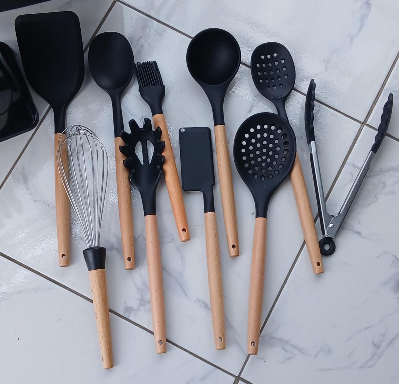 Premium Silicone Cooking Utensils with Knives - Image 4